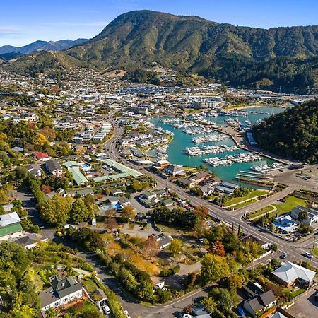 Tasman Holiday Parks Пиктън Екстериор снимка Aerial view of Akaroa
