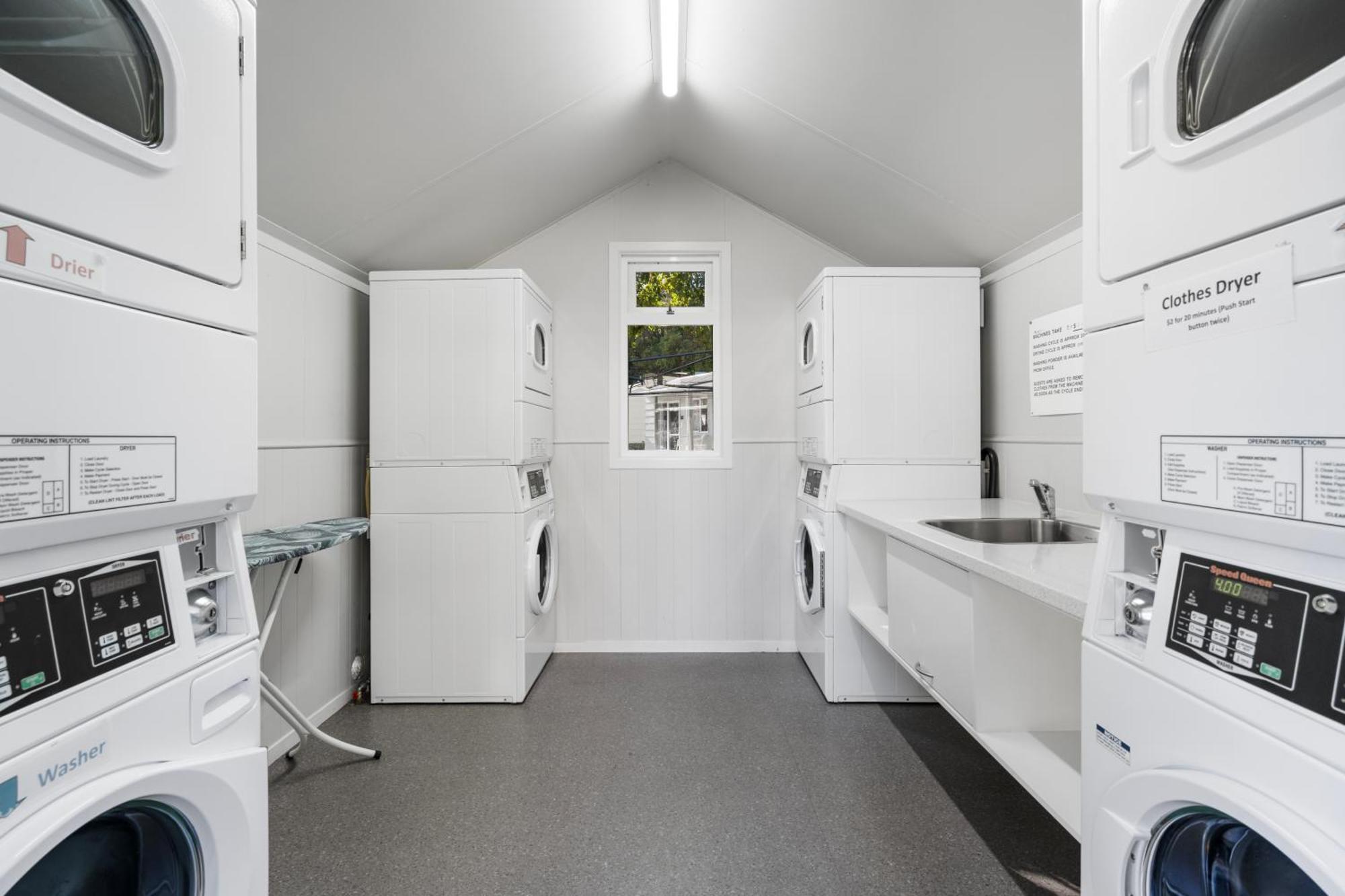 Tasman Holiday Parks Пиктън Екстериор снимка Laundry facilities at the University of Cambridge