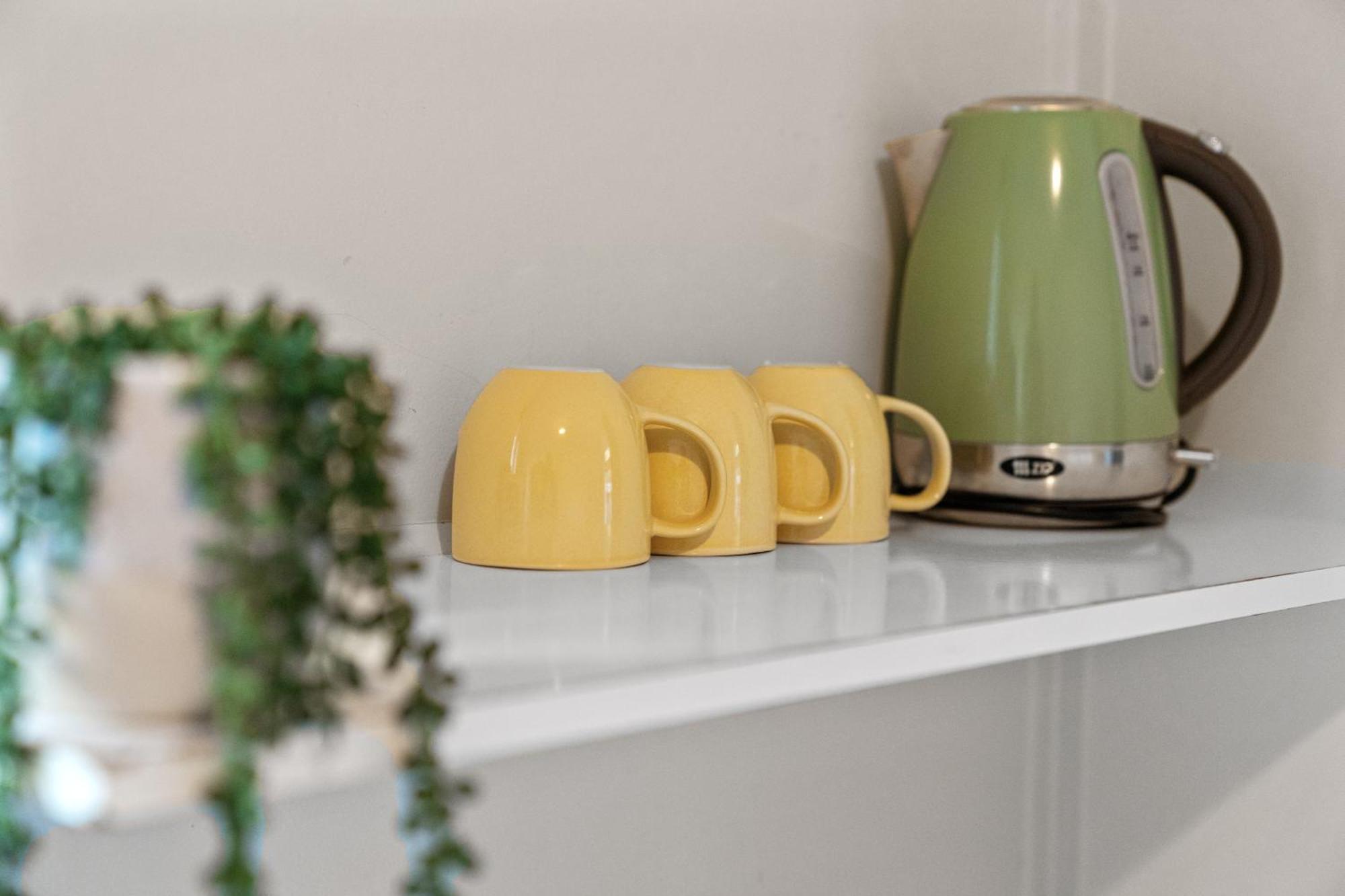 Tasman Holiday Parks Пиктън Екстериор снимка A kettle