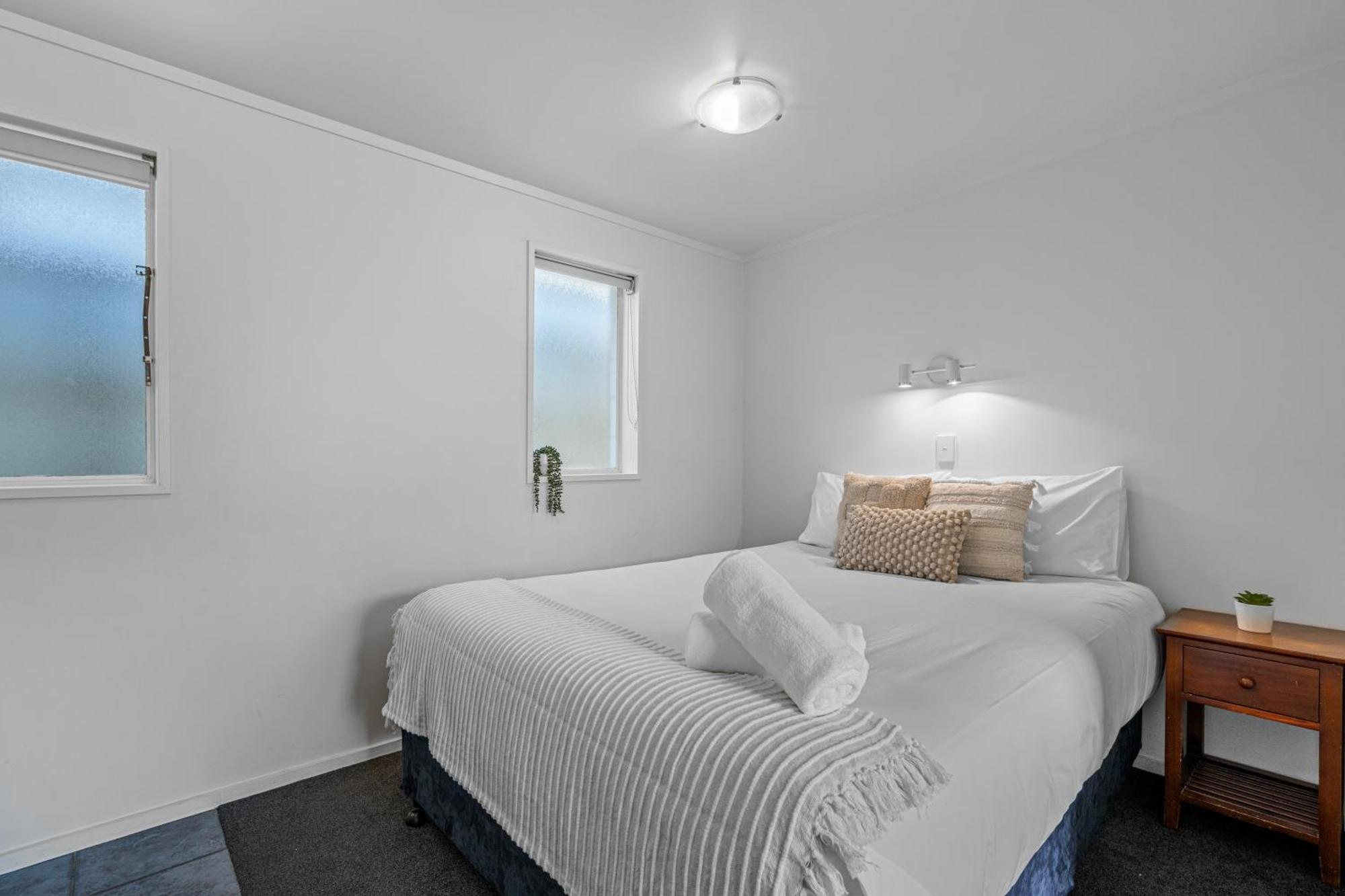 Tasman Holiday Parks Пиктън Екстериор снимка A bedroom at the hotel