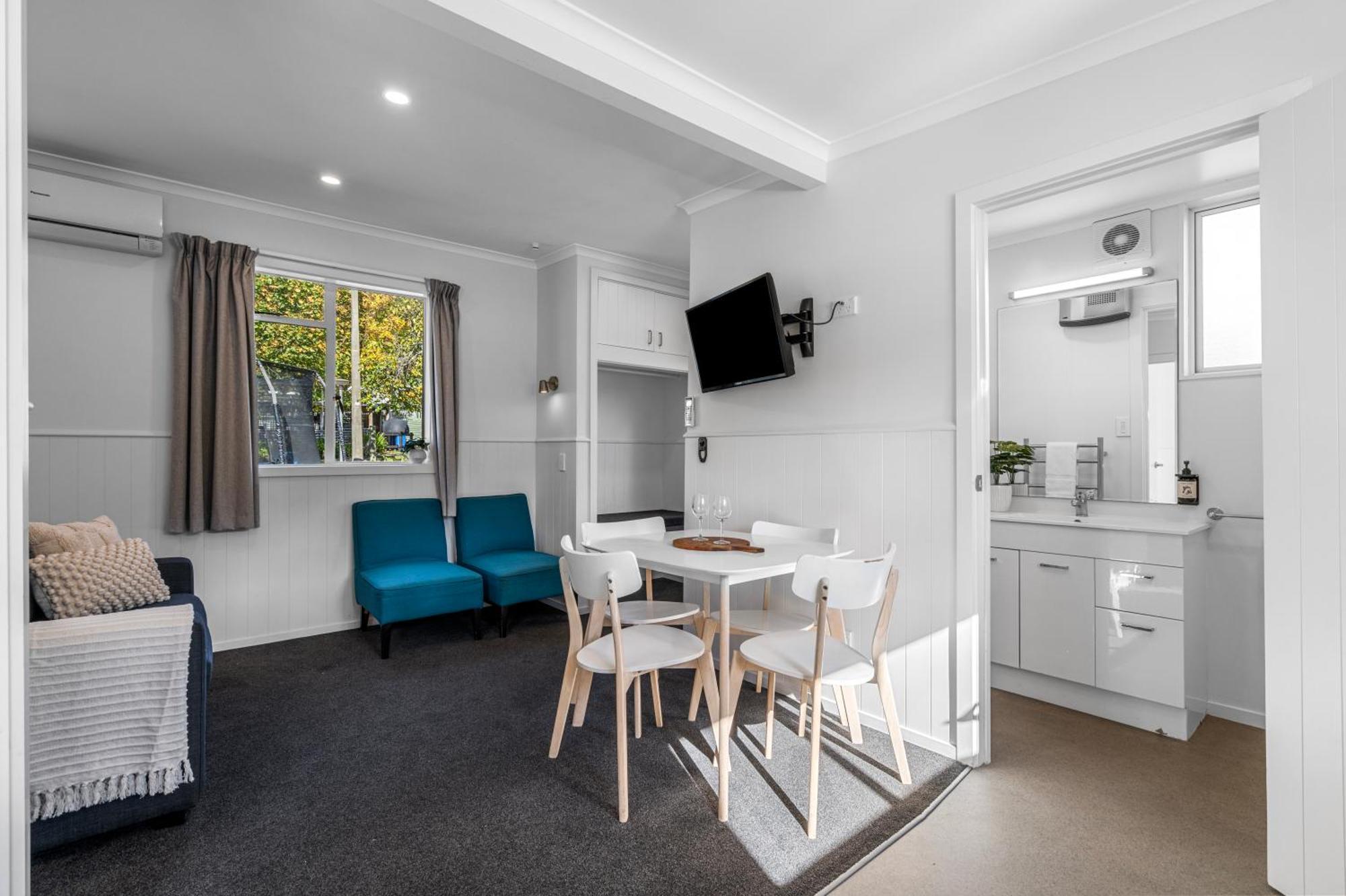 Tasman Holiday Parks Пиктън Екстериор снимка A typical studio apartment