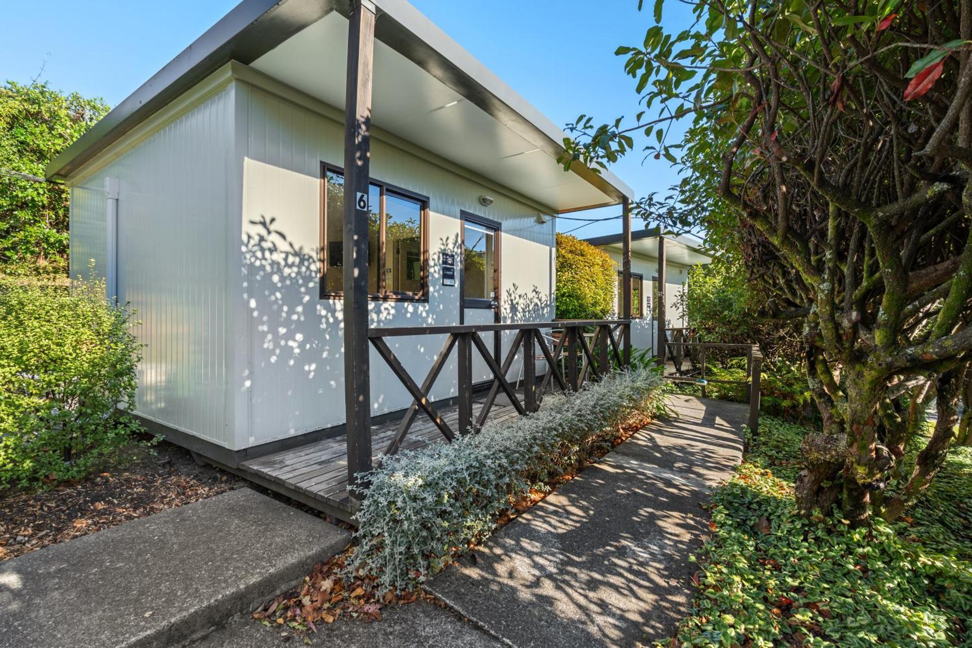 Tasman Holiday Parks Пиктън Екстериор снимка The exterior of the studio